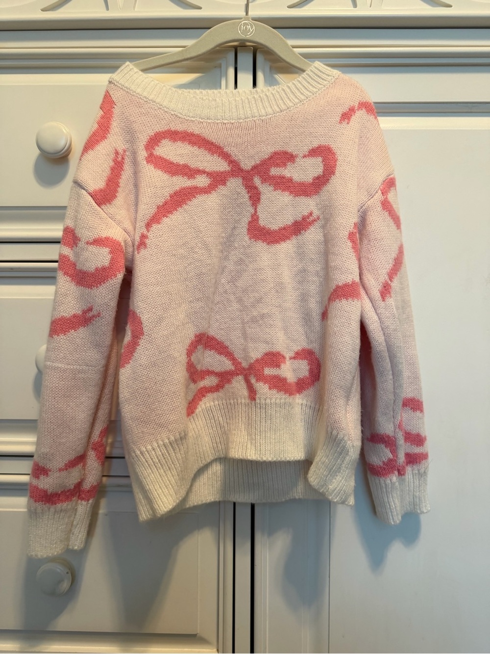 SHEIN Cream Pullover Sweater with Pink Bow Motifs